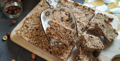 Desayuno vegano y sin azúcar de quinoa y avena