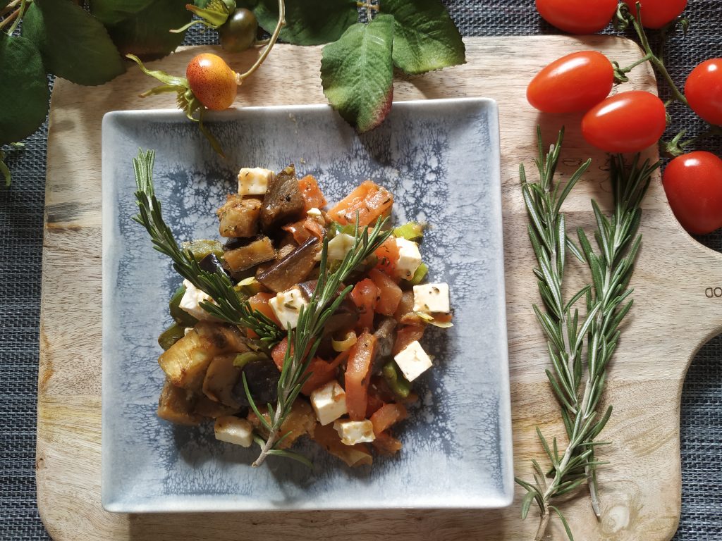 Cazuela vegetariana de berenjena y pimiento