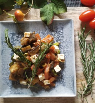 Cazuela vegetariana de berenjena y pimiento