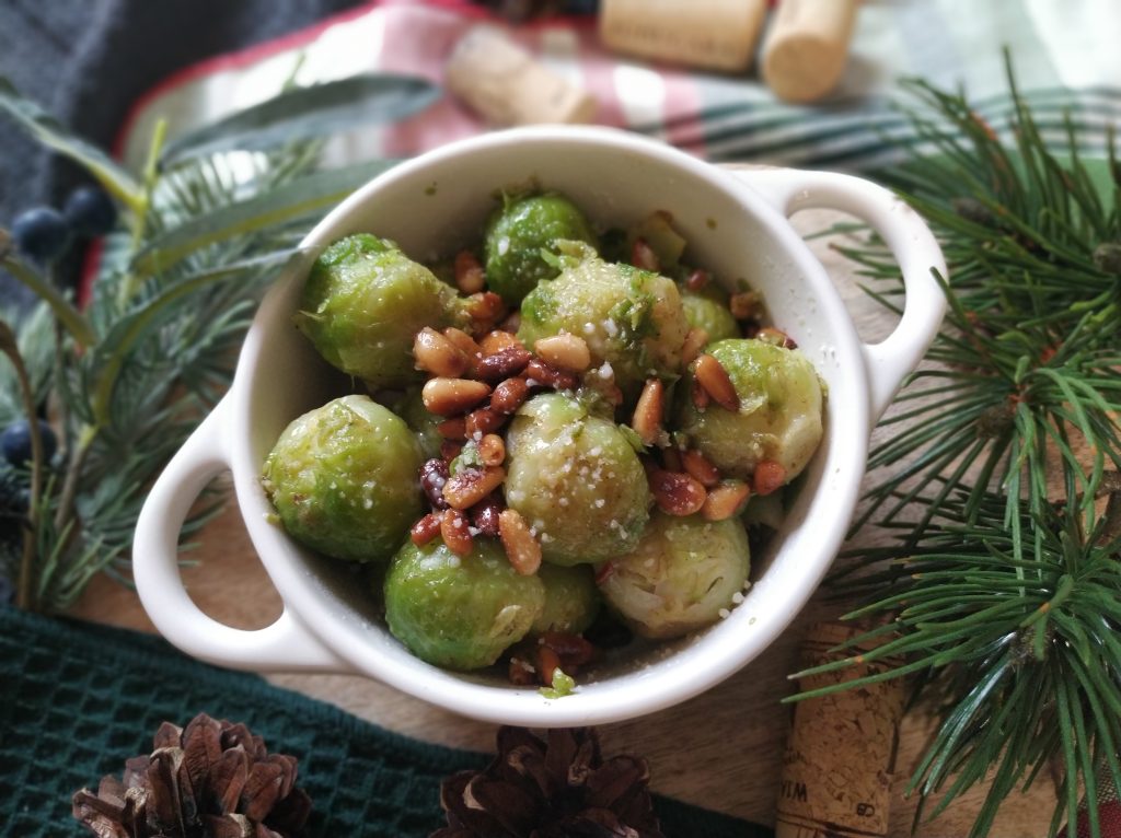 Coles de Bruselas vegetarianas con piñones y Parmesano