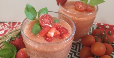 Gazpacho de fresas vegano