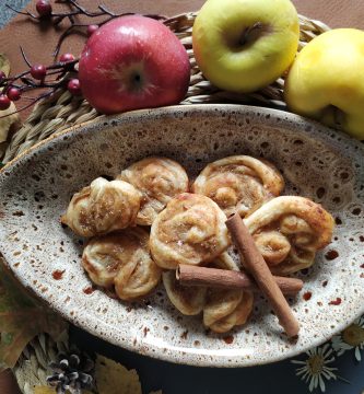 Galletas de hojaldre de manzana con canela sin azúcar