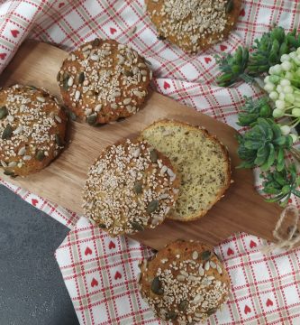 panecillos sin gluten bajo en carbohidratos con alto contenido de proteínas