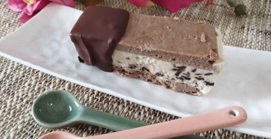 Helado de sandwich de stracciatella sin azúcar y sin gluten